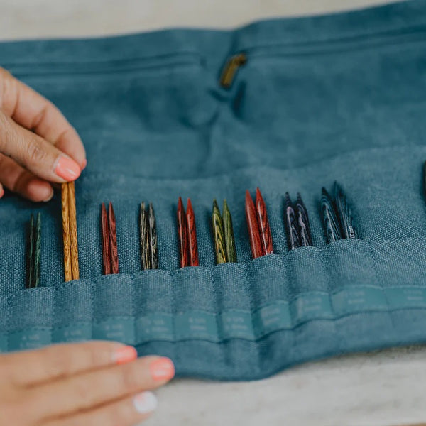 Della Q Maker's Canvas Needle Case