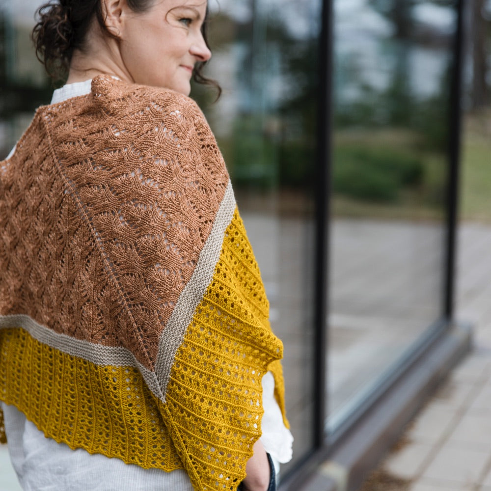 Entwined: Cables, Lace and Knitted Treasures