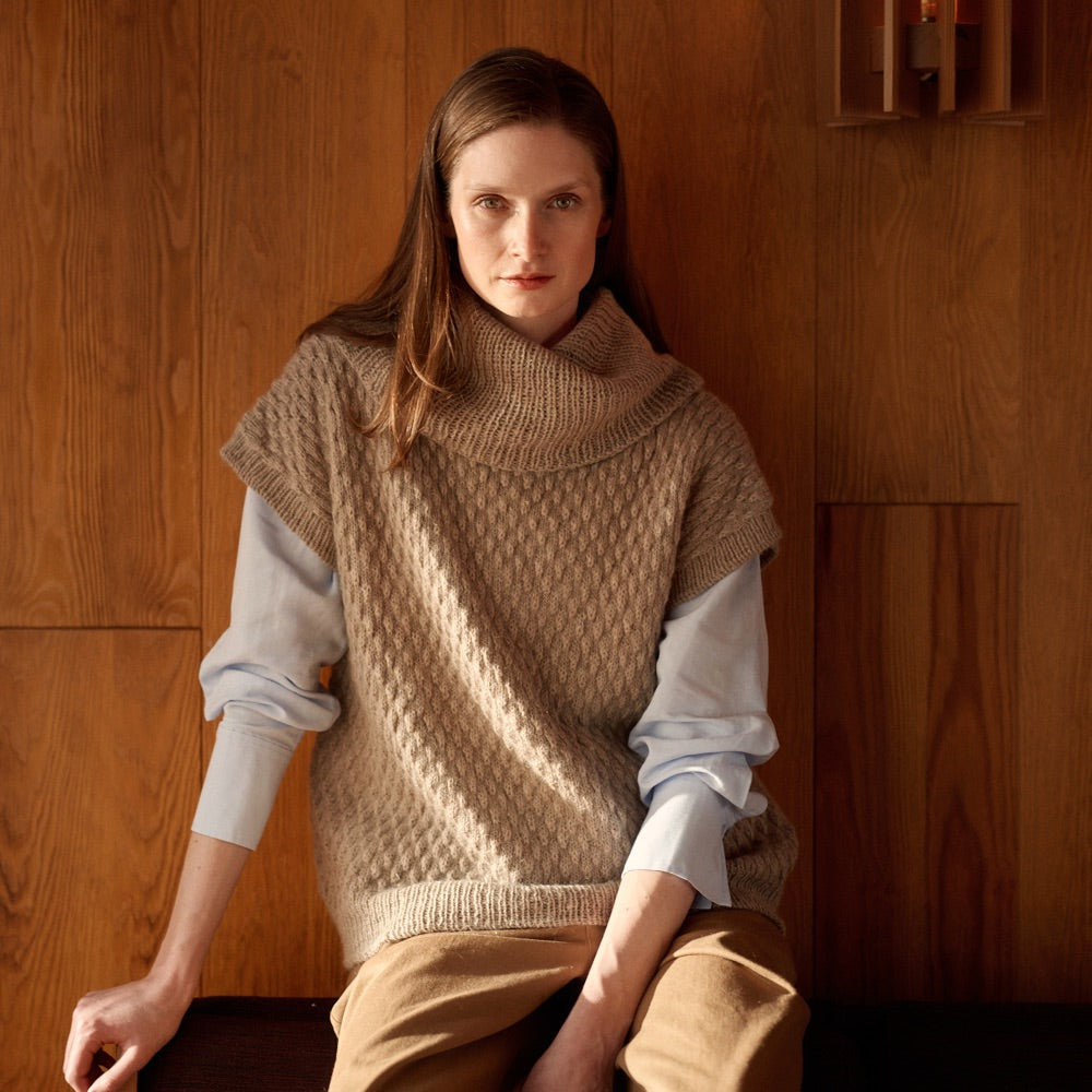 Entwined: Cables, Lace and Knitted Treasures