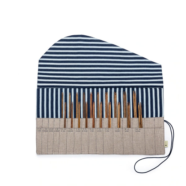 Della Q Double Point Needle Roll